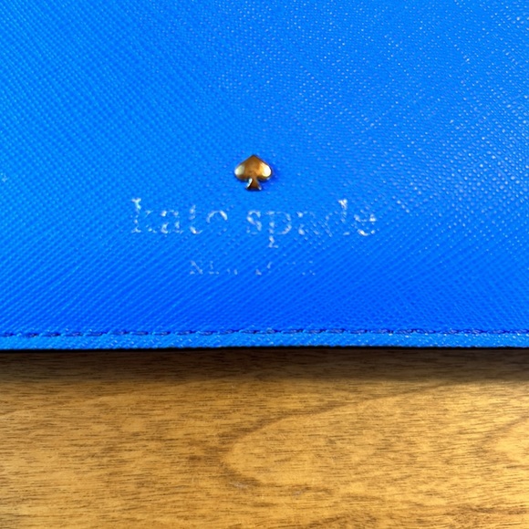 Kate Spade blue wristlet with wallet compartments - Picture 2 of 8